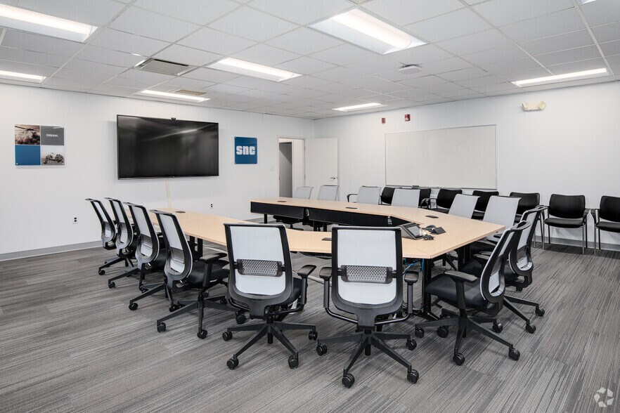 More Photos Of 22738 Maple Rd, Lexington Park Office For Sale