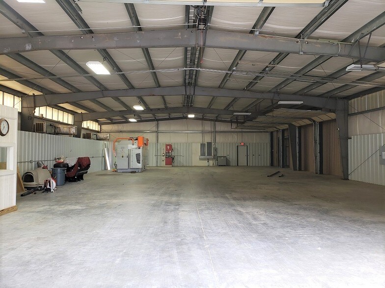 More Photos Of 109 Taylor Rd, Louisburg Warehouse For Sale