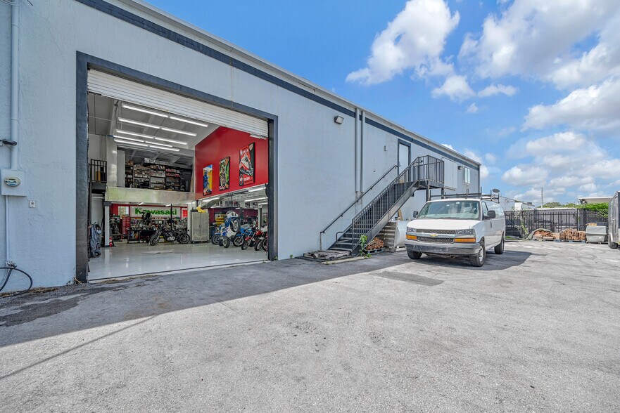 Primary Photo Of 1690 NE 134th St, North Miami Warehouse For Sale