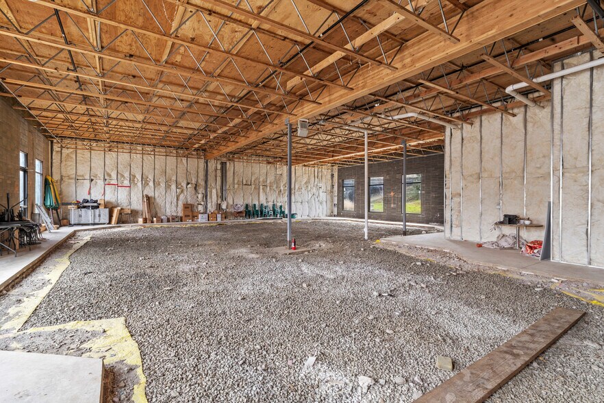 More Photos Of 722 W Harvard Ave, Roseburg Storefront Retail Office For Sale