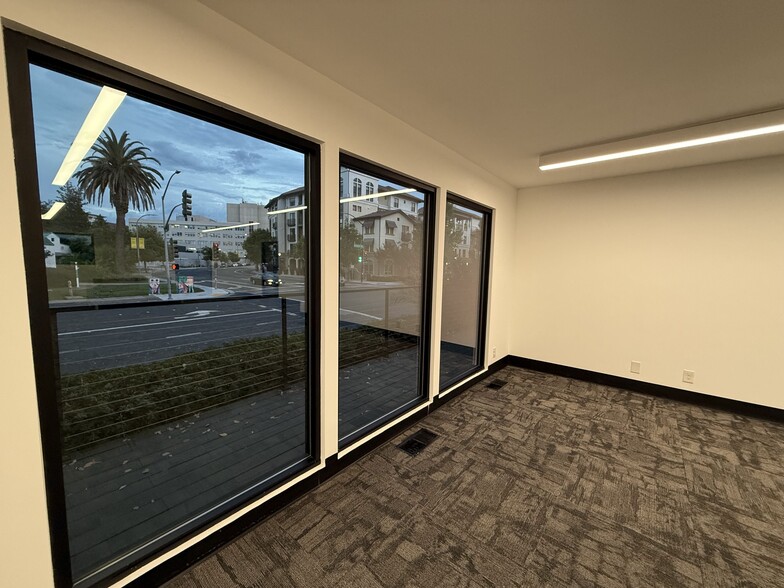 More Photos Of 558 Brewster Ave, Redwood City Loft Creative Space For Lease