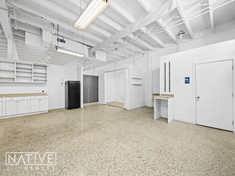 More Photos Of 2014-2016 Harrison St, Hollywood Storefront For Sale
