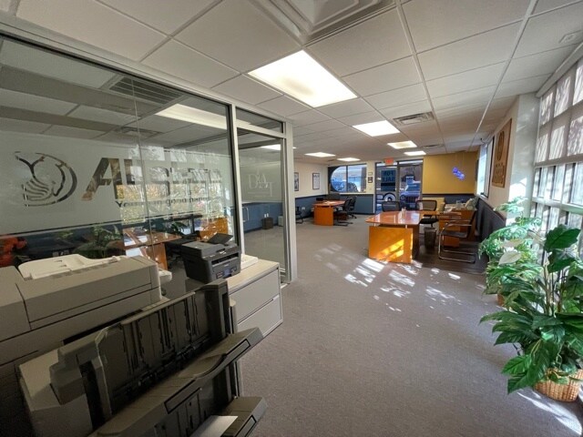 More Photos Of 7500-7548 Gardner Park Dr, Gainesville Office For Lease