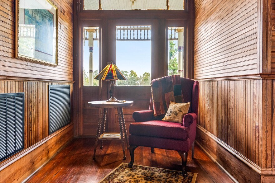 More Photos Of 323 N Main St, Swainsboro Restaurant For Sale