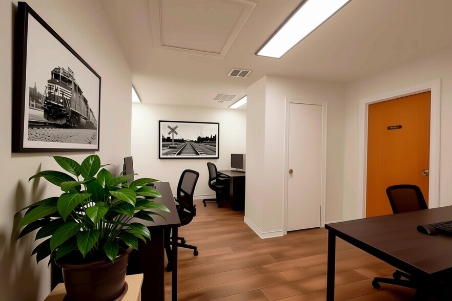 More Photos Of 1005 N Elm St, Denton Office For Lease