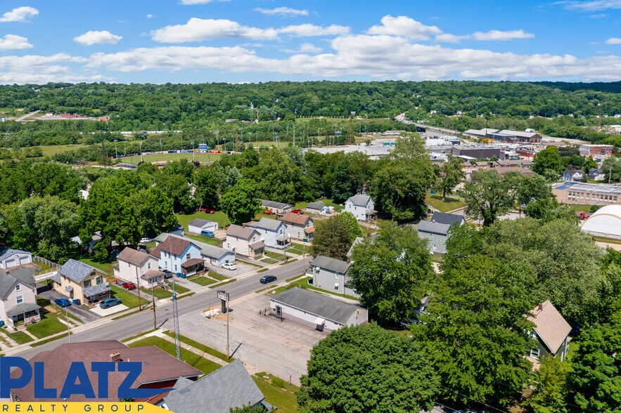 More Photos Of 80 Elm St, Struthers Freestanding For Lease