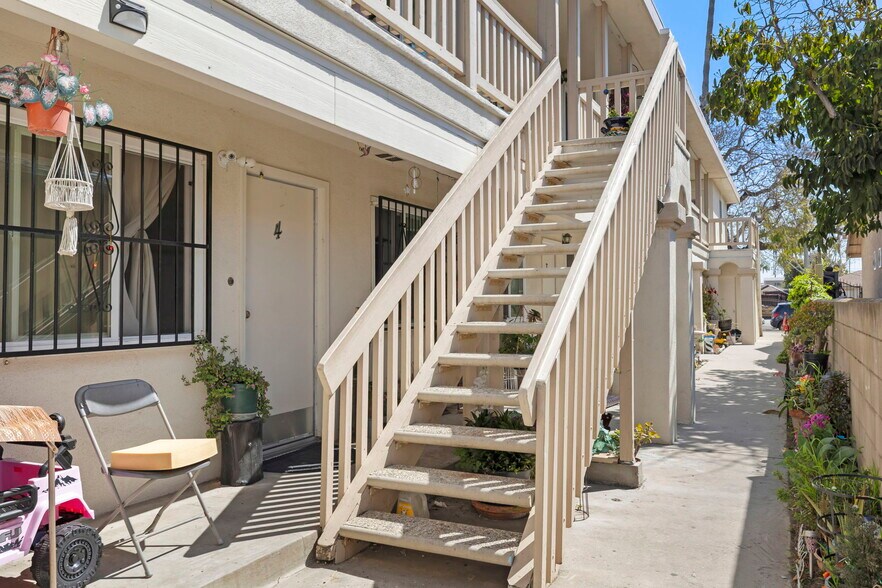 More Photos Of 611 S E St, Oxnard Apartments For Sale
