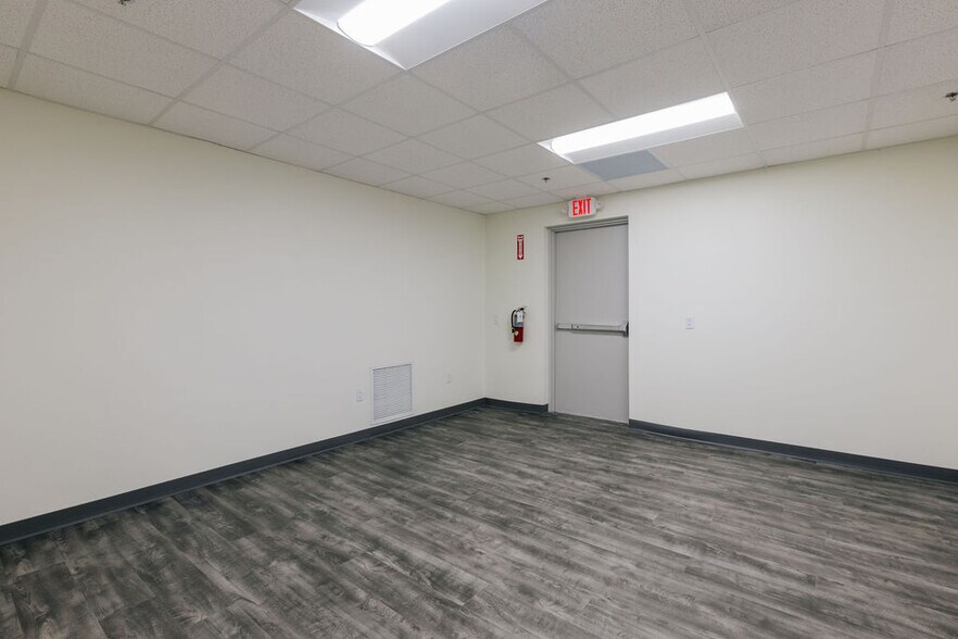 More Photos Of 2875 NW 77th Ave, Miami Warehouse For Lease