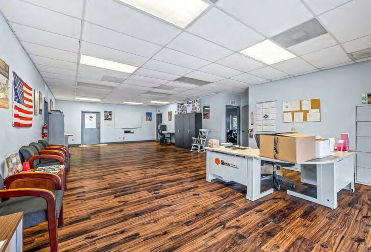 More Photos Of 936 Old Dixie Hwy, Vero Beach Warehouse For Lease