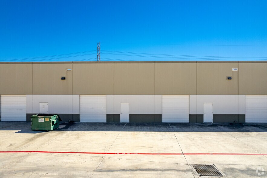 More Photos Of 12625 Wetmore Rd, San Antonio Unknown For Lease