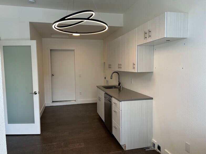 More Photos Of 562-570 Valley St, Seattle Apartments For Lease