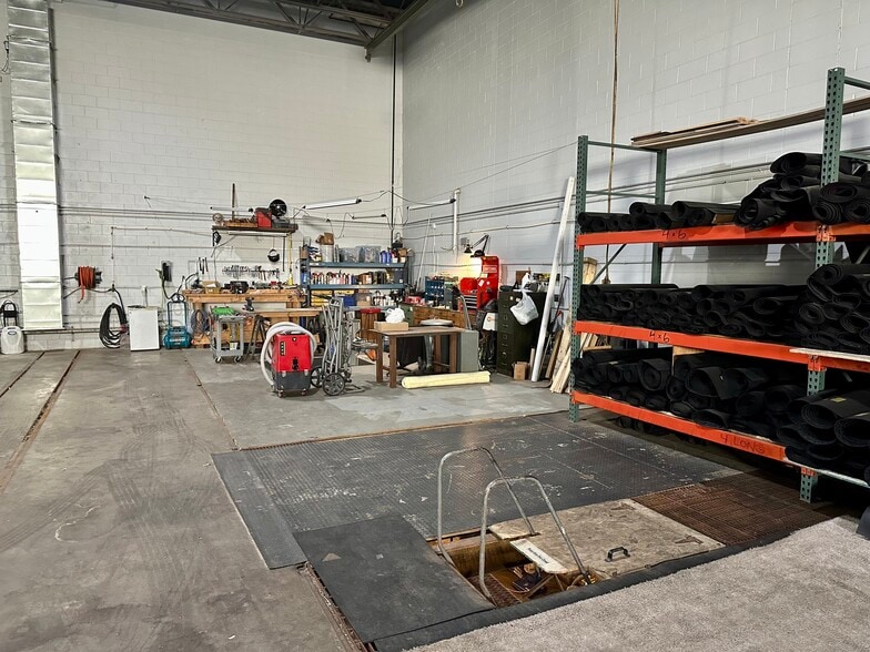 More Photos Of 692 Glendale St, Saint Paul Industrial For Sale