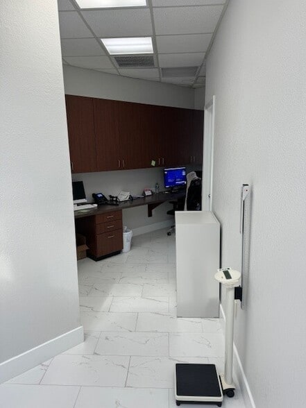 More Photos Of 6711 38th Ave N, Saint Petersburg Medical For Lease