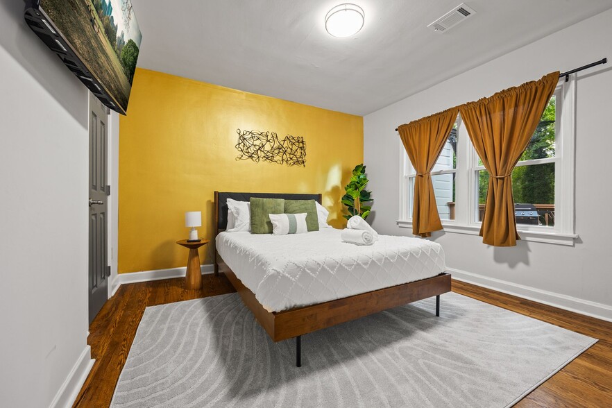 More Photos Of 10 Claire Dr, Atlanta Multifamily For Sale