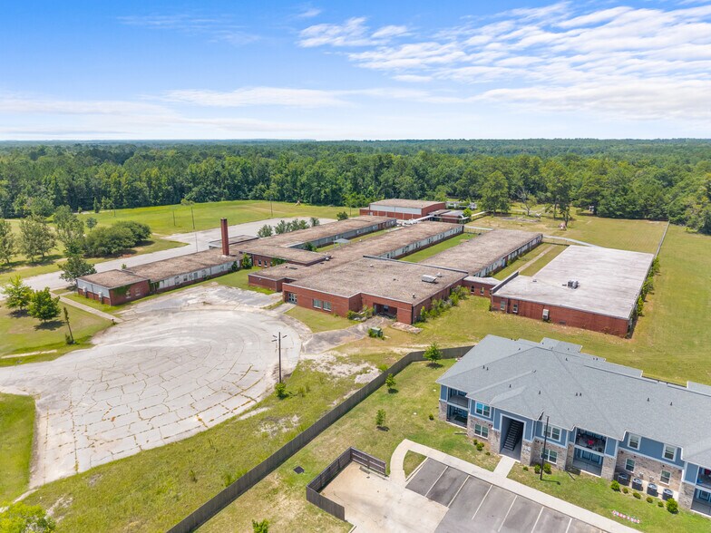More Photos Of 220 Landrum Dr, Millen Schools For Sale