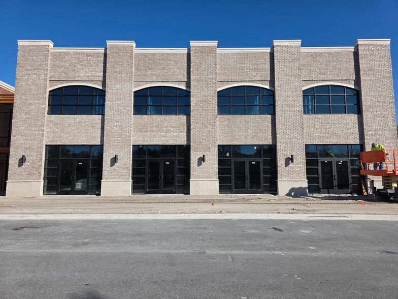 More Photos Of 425 S Woodland Blvd, Deland Office For Lease