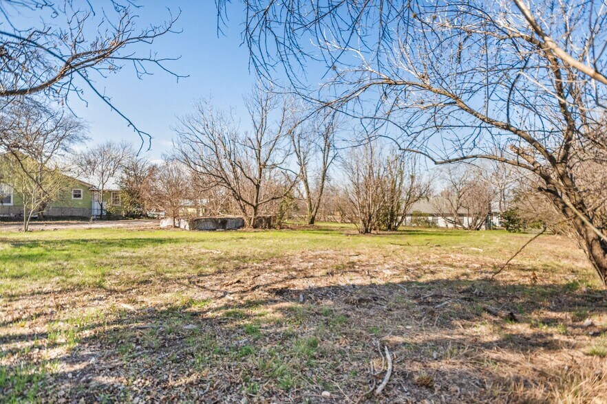 More Photos Of 931 N Olive St, San Antonio Land For Sale