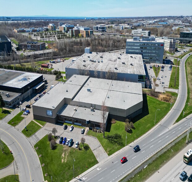 More Photos Of 9800 Rte Transcanadienne, Montréal Warehouse For Lease