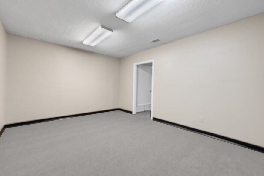 More Photos Of 5408 Wesley St, Greenville Freestanding For Sale