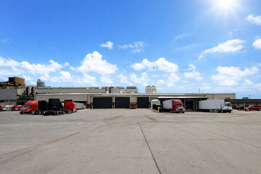 Primary Photo Of 2090 E 2nd St, Defiance Manufacturing For Lease