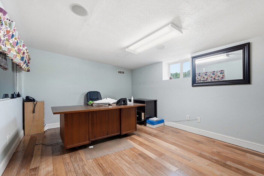More Photos Of 864 Kingswood Dr, Conway Flex For Sale