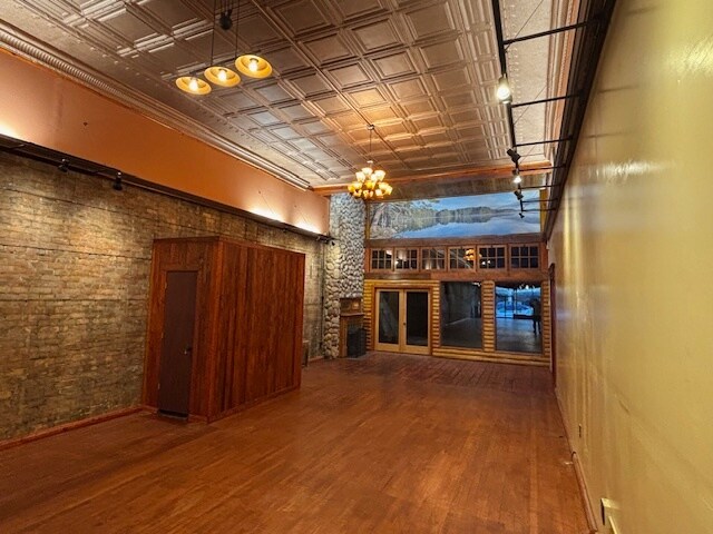 More Photos Of 2027 W Superior St, Duluth Storefront For Lease