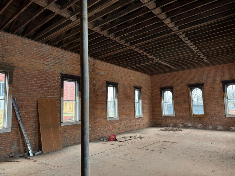 More Photos Of 170 S Madison Ave, Greenwood Office For Sale