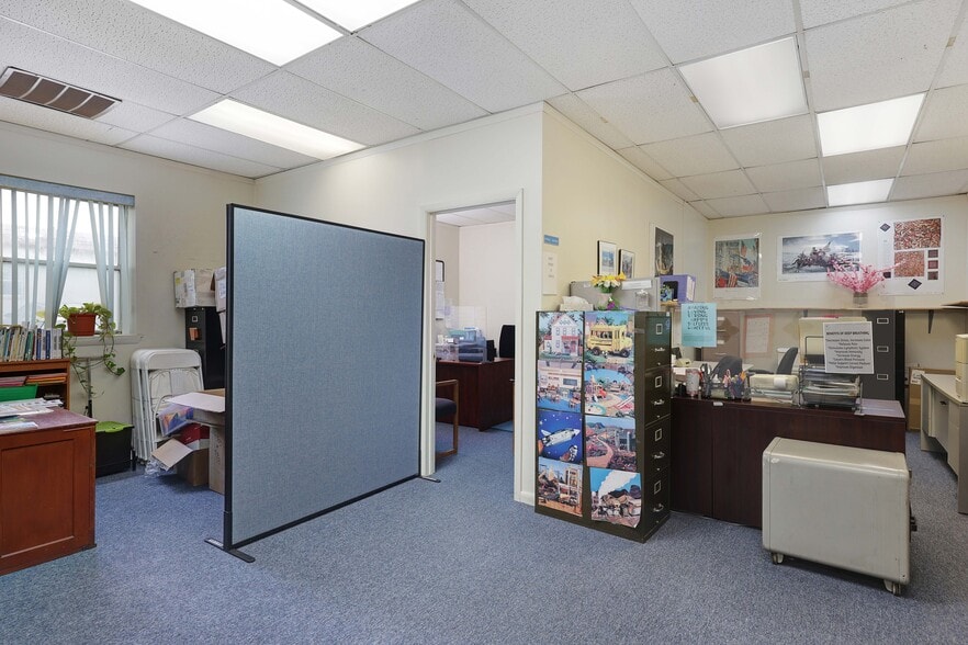 More Photos Of 690 Whitehead Rd, Lawrenceville Office For Sale