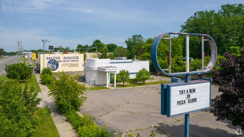 More Photos Of 2299 Elizabeth Lake Rd, Waterford Fast Food For Lease