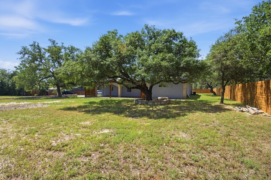More Photos Of 17621 Stacey Ln, Lago Vista Lodge Meeting Hall For Lease