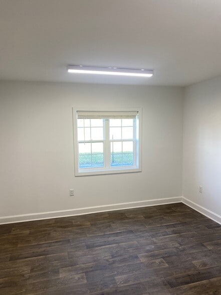 More Photos Of 5811 Market St, Wilmington Self Storage For Lease