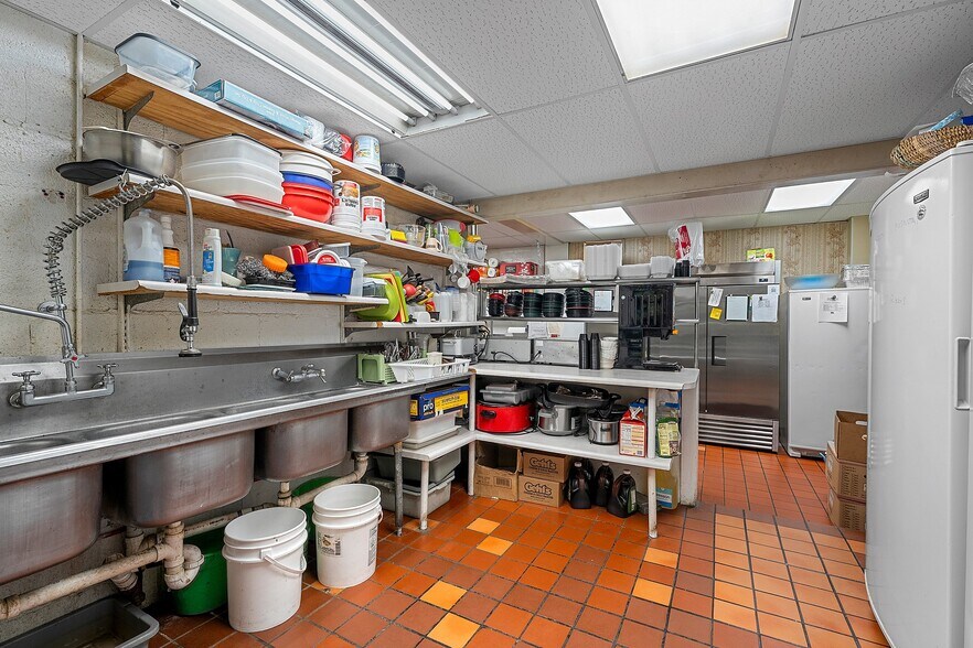 More Photos Of 326 Main St, Wausaukee Bowling Alley For Sale