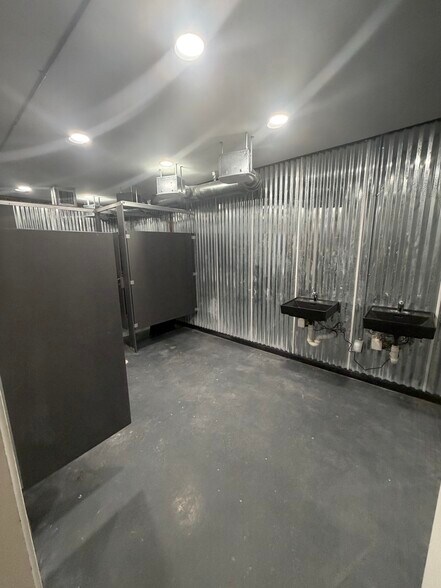 More Photos Of 205-209 NE 1st Ave, Hallandale Beach Flex For Sale