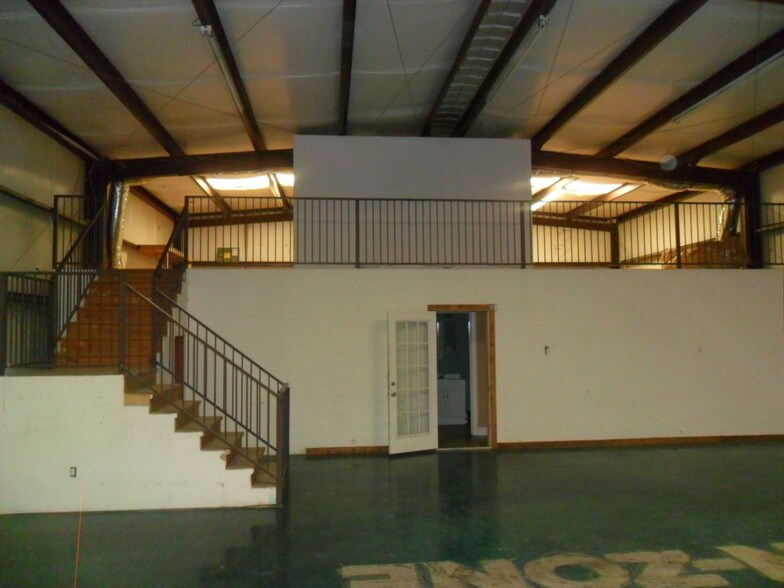 More Photos Of 3101 N Highway 183, Liberty Hill Warehouse For Sale