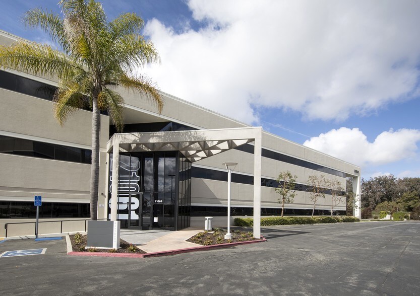 More Photos Of 21061 S Western Ave, Torrance Office For Lease