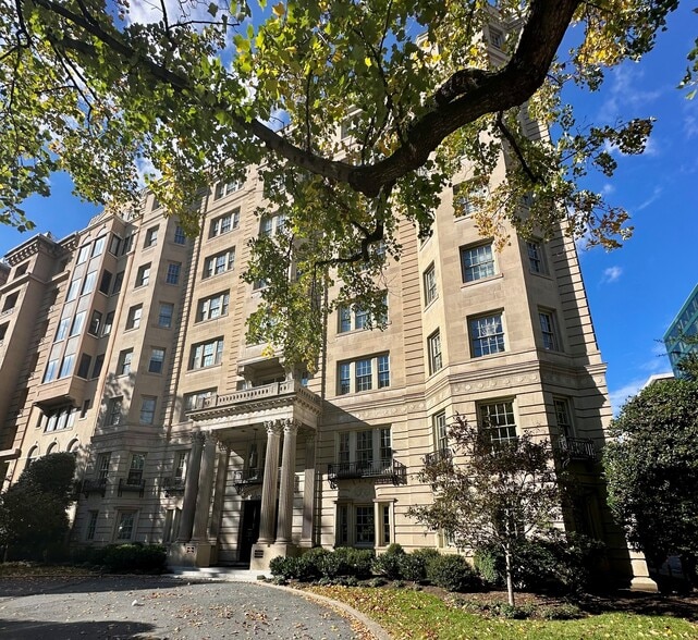 Primary Photo Of 1026 16th St NW, Washington Apartments For Sale