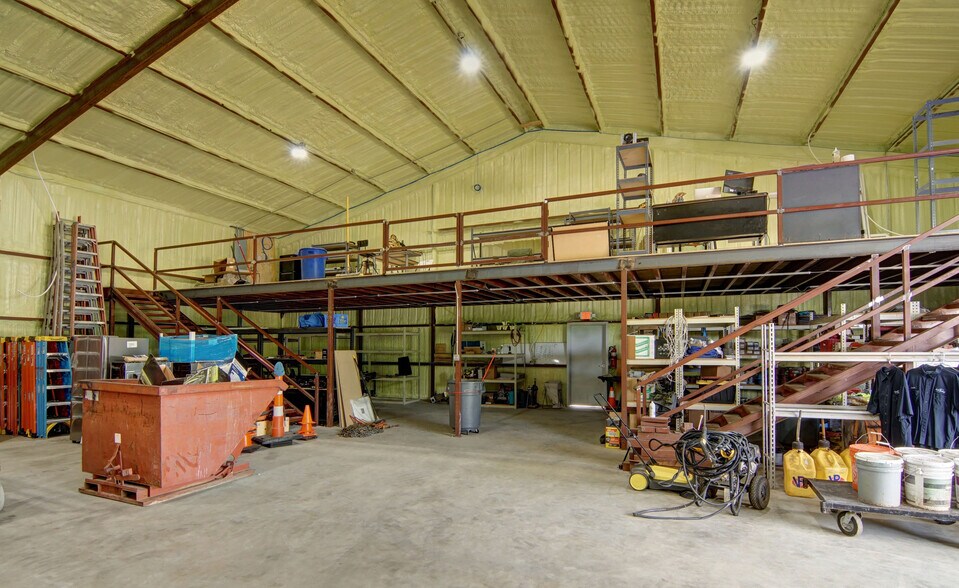 More Photos Of 4300 Burleson Retta Rd, Burleson Flex For Sale