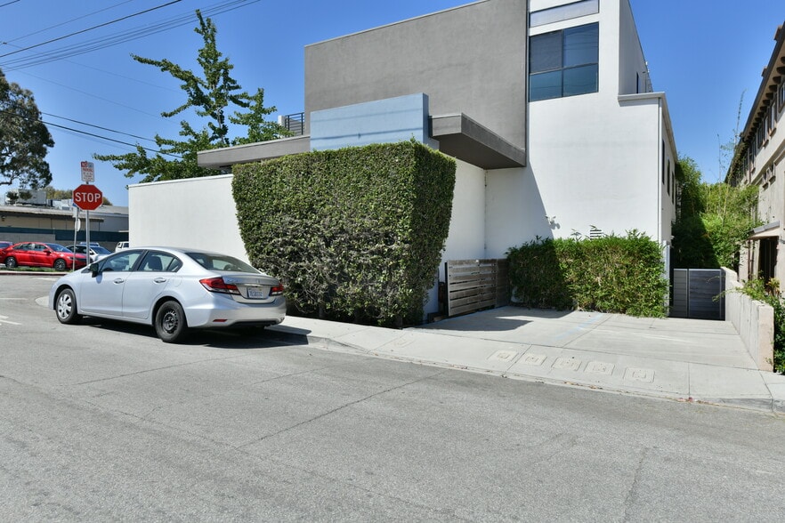 More Photos Of 627 Aviation Way, Manhattan Beach Loft Creative Space For Lease