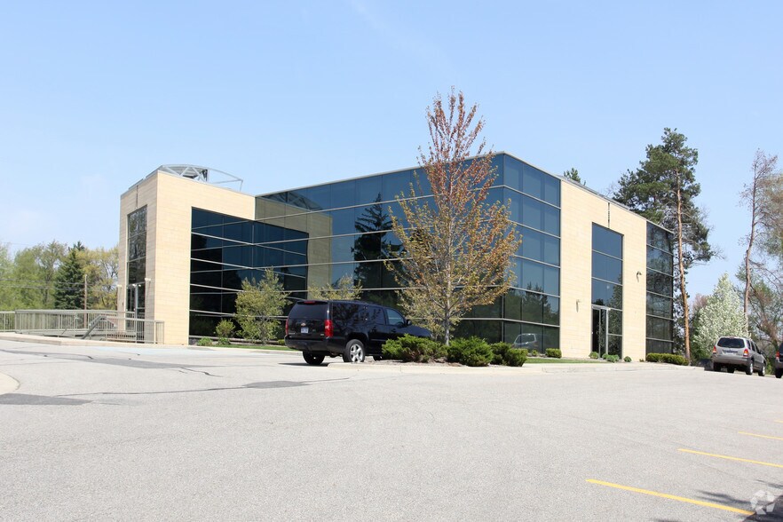 More Photos Of 4940 Cascade Rd SE, Grand Rapids Medical For Lease
