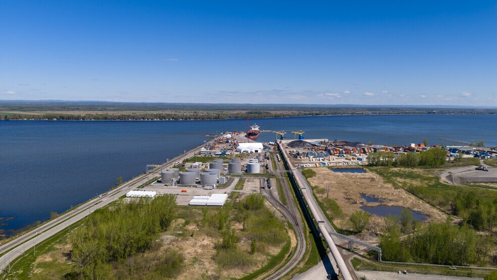 More Photos Of 805 Boul Alphonse-Deshaies, Bécancour Industrial For Sale