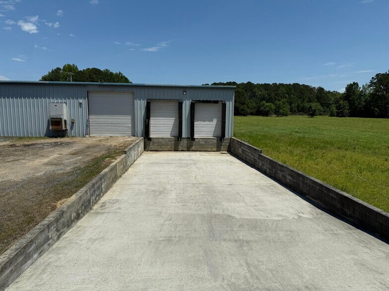 More Photos Of 133 Old Forreston Rd., Greeleyville Light Manufacturing For Sale