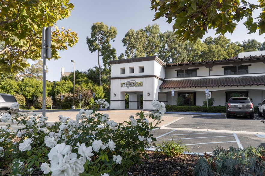 More Photos Of 25550 Hawthorne Blvd, Torrance Medical For Sale