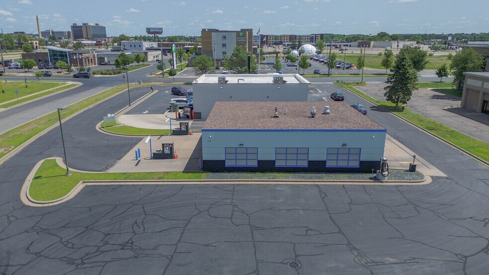 More Photos Of 2610 Craig Rd, Eau Claire Carwash For Sale