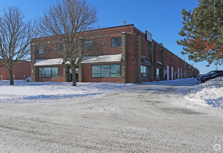 More Photos Of 71 Mearns Crt, Clarington Showroom For Lease