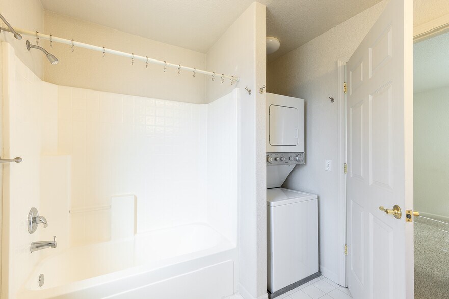 More Photos Of 2131 Naomi Pl, Santa Rosa Apartments For Sale