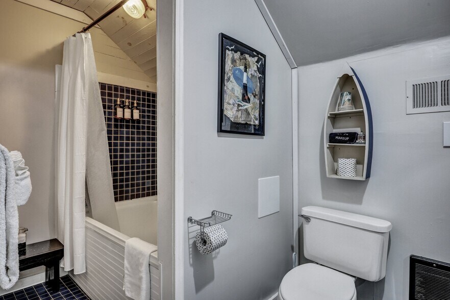 More Photos Of 24 Van Horne Ave, Tybee Island Hospitality For Sale