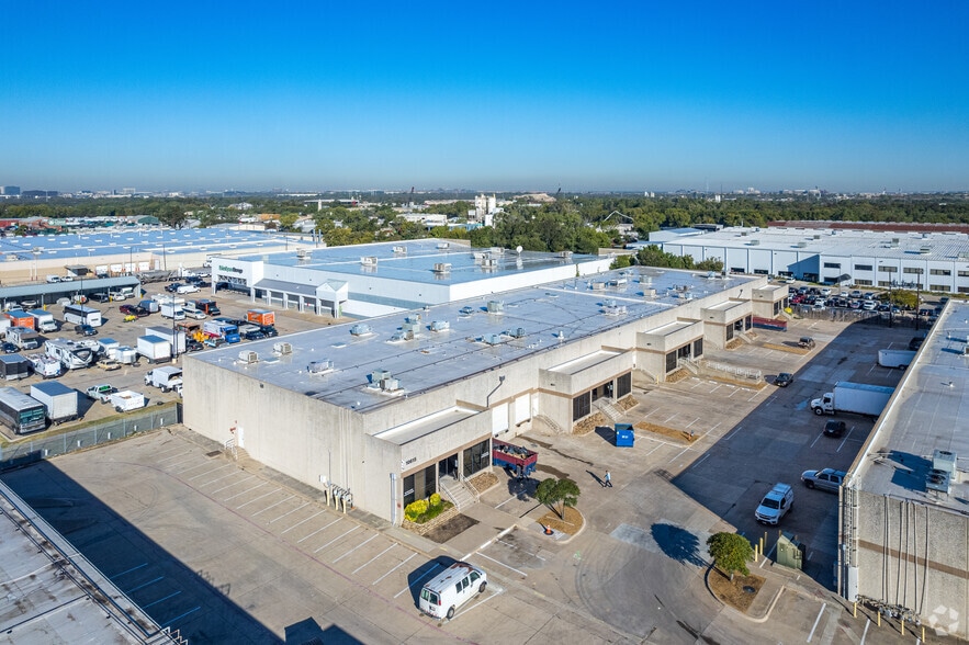 More Photos Of 10525-10625 Newkirk St, Dallas Light Manufacturing For Sale