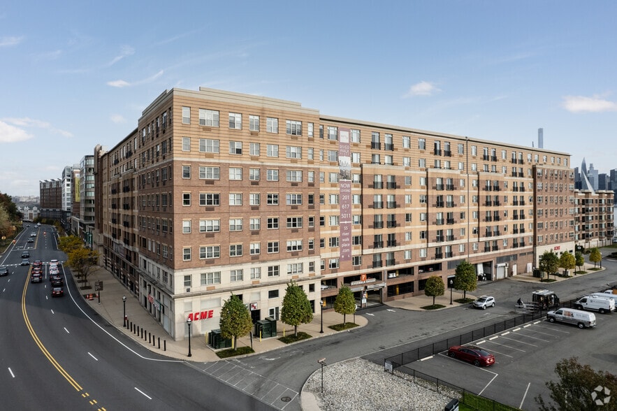 More Photos Of 55 Riverwalk Pl, West New York Apartments For Lease
