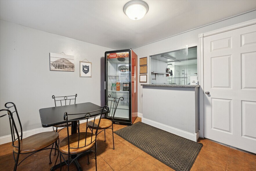 More Photos Of 328 N Main St, Morrice Fast Food For Sale