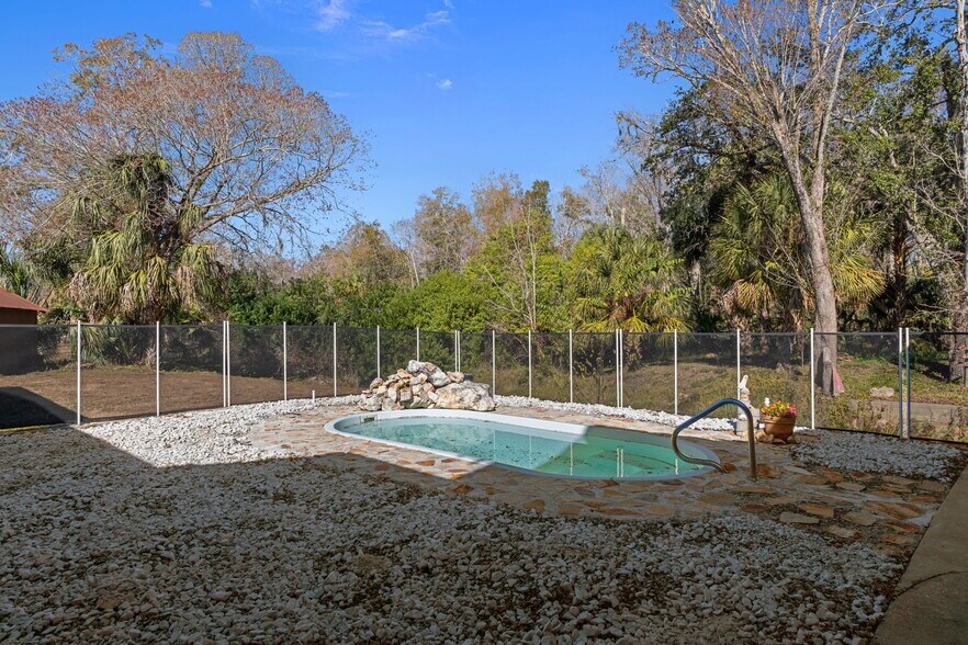 More Photos Of 8301 Congress St, Port Richey Flex For Sale